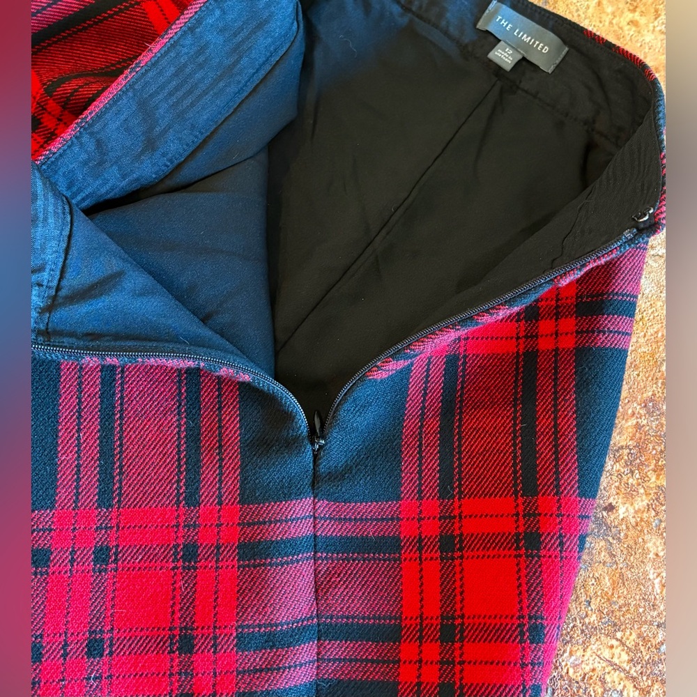 The Limited Red & Black Buffalo Check Plaid Pencil Skirt Rayon Blend Size 12 ❣️ - Picture 6 of 8
